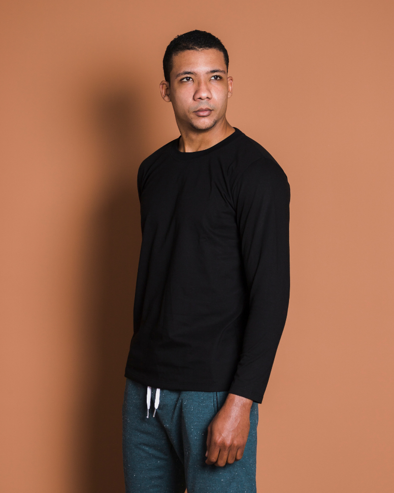 POLO MANGA LARGA NEGRO